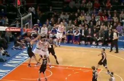 Vidéo : Le poster de JR Smith sur Greg Stiemsma