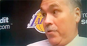 Mike D’Antoni craque après le match et s’en prend à un journaliste