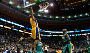 Kobe Bryant : le Top 10 NBA 2012 de ses plus beaux highlights