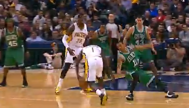 Vidéo : Lance Stephenson humilie Courtney Lee