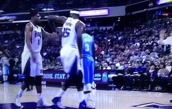 Vidéo : DeMarcus Cousins à deux doigts de frapper Rudy Gay