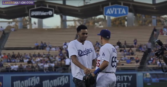 D’Angelo Russell se débrouille bien au baseball