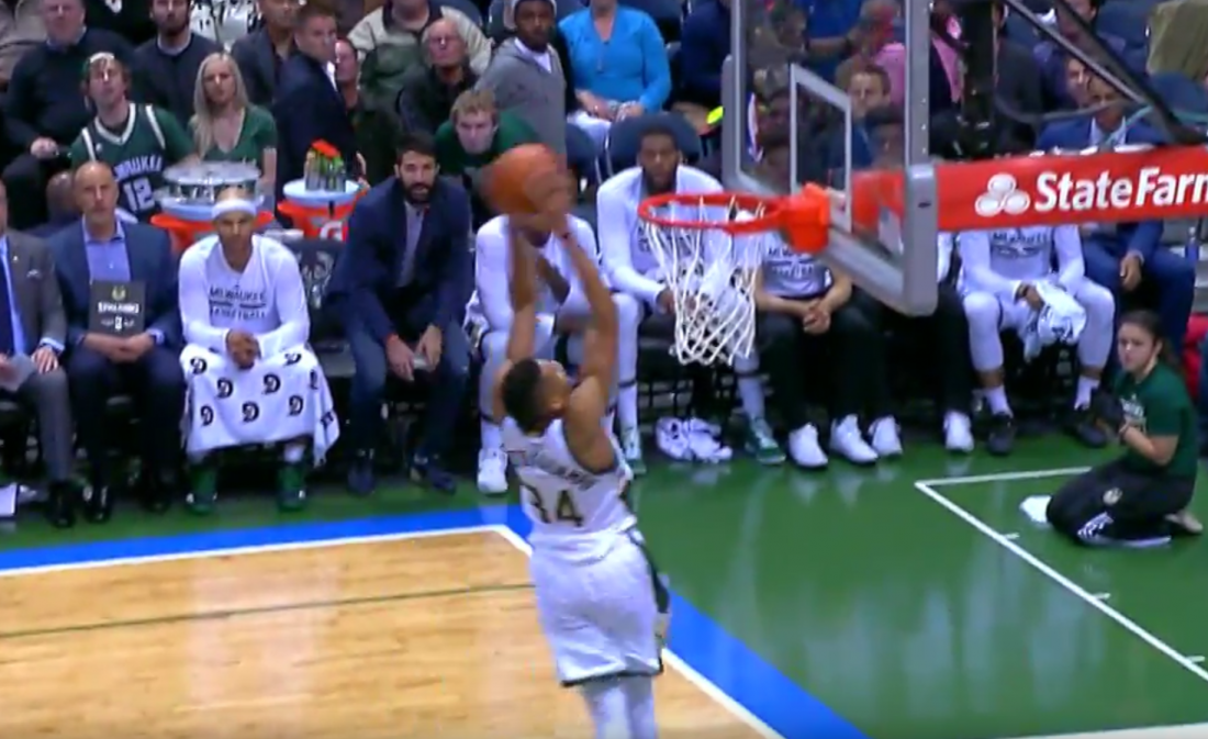 Top 10 : Le Greek Freak avec la planche, Bradley au cake