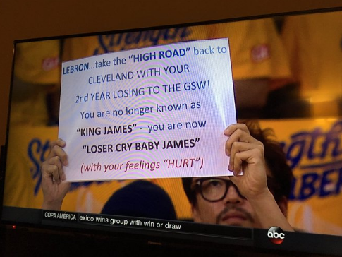 Les fans des Warriors se sont fait plaisir sur LeBron James