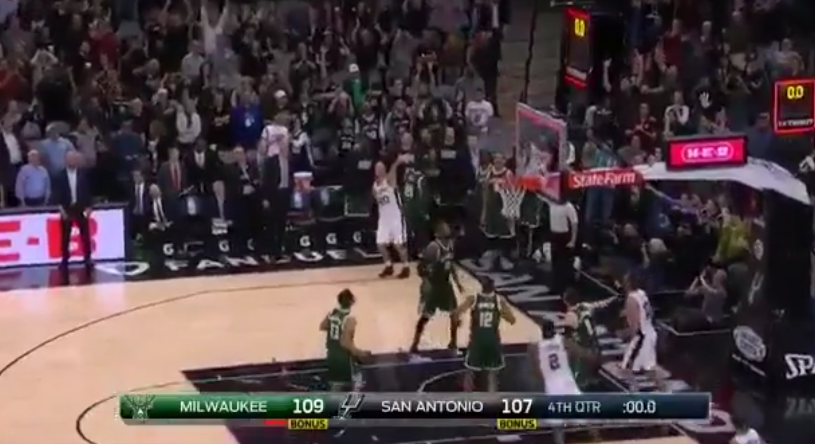 Gênant : Manu Ginobili se loupe sur le shoot pour la gagne