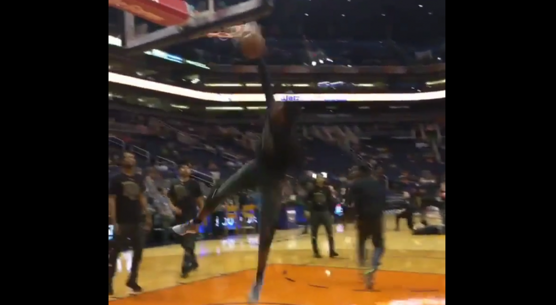 Derrick Jones est déjà chaud pour le Dunk Contest