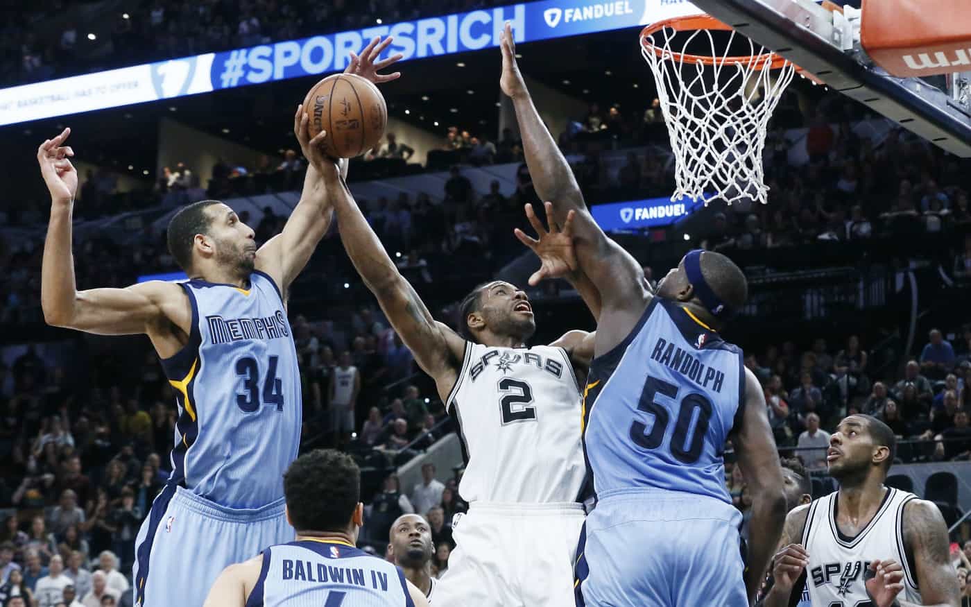 Kawhi Leonard et les Spurs encore trop forts pour Memphis