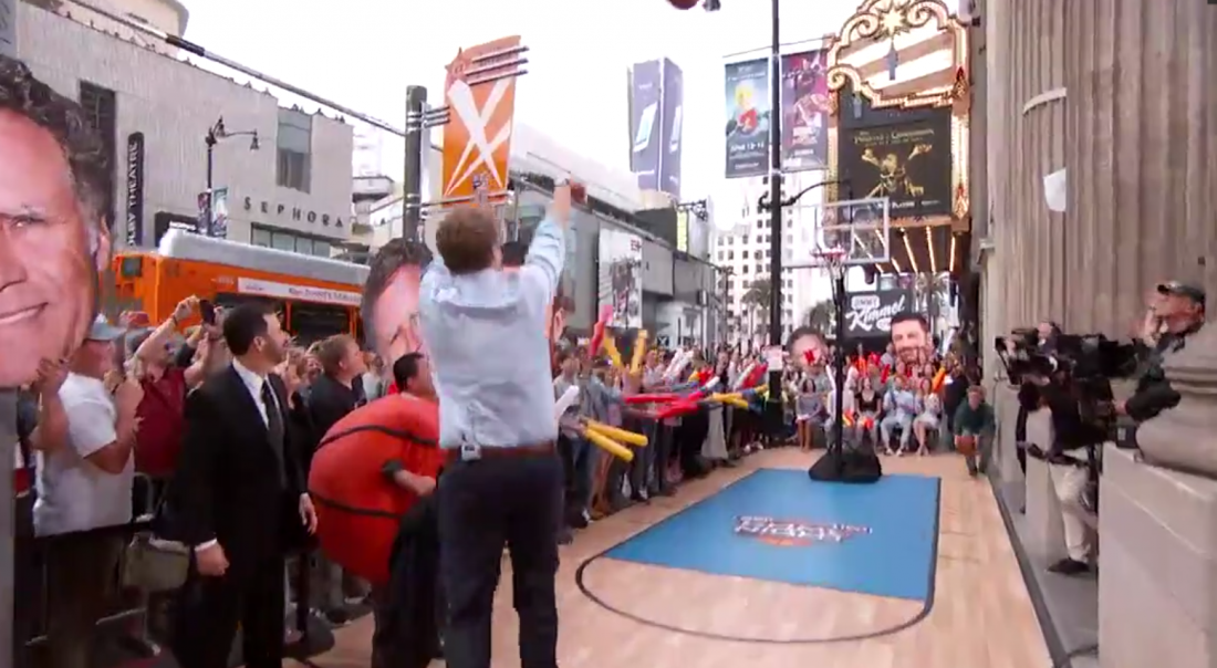 Will Ferrell rentre à un shoot à 3 points bien propre