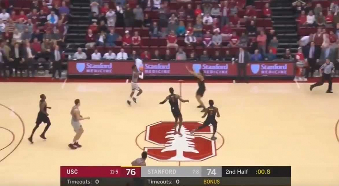 Le buzzer beater fou de Daejon Davis en NCAA