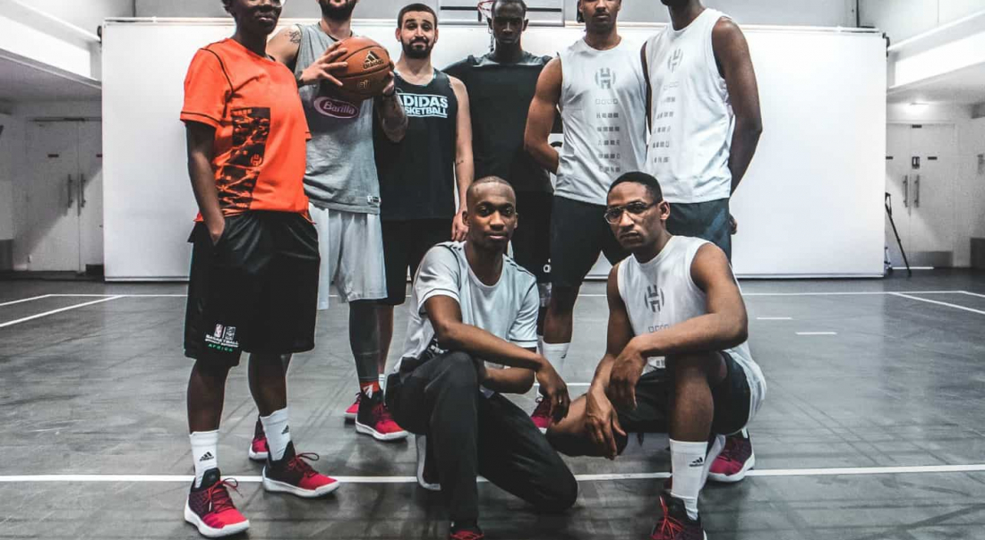 Les jeunes talents parisiens testent la adidas Harden Vol. 2