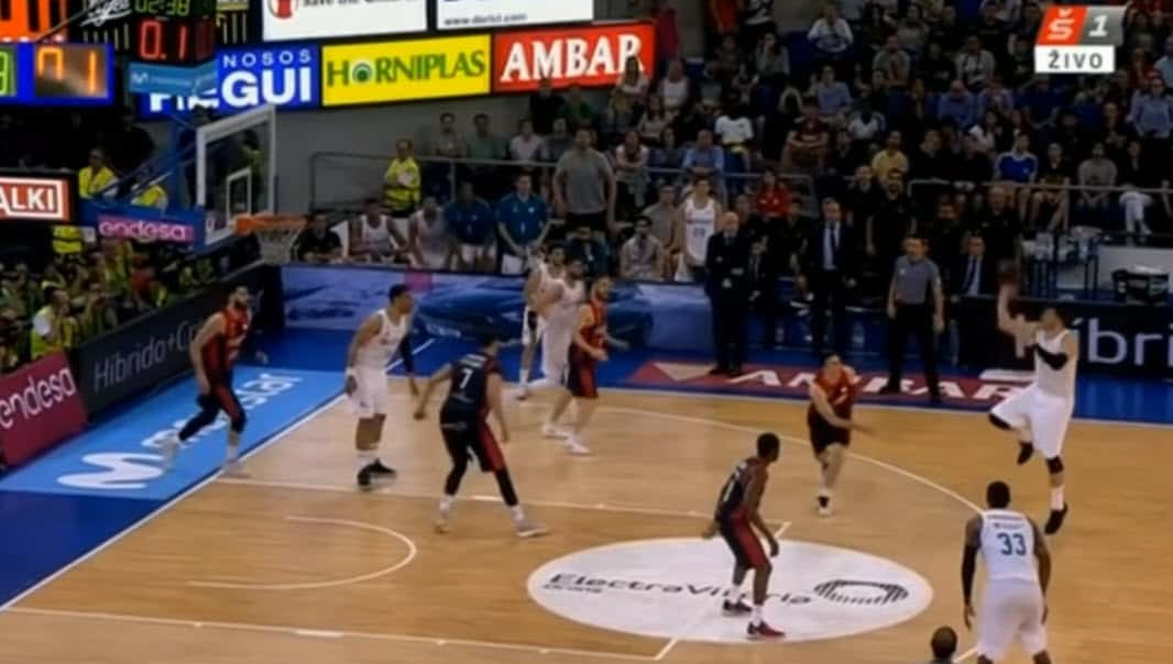 Luka Doncic clutch pour son dernier panier avant la Draft