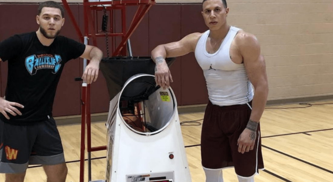 Le physique de Mike Bibby est complètement dingue