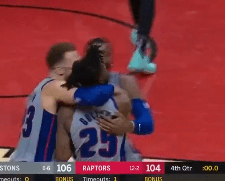 Game winner : Reggie Bullock terrasse Toronto au buzzer !