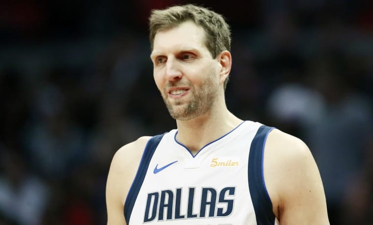 Dirk Nowitzki désigne son GOAT au basket... et au foot