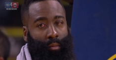 James Harden les yeux en sang : « Je ne vois rien »