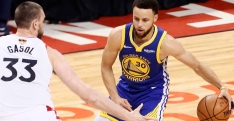 Steve Kerr trouve Stephen Curry « à son pic physiquement et mentalement »