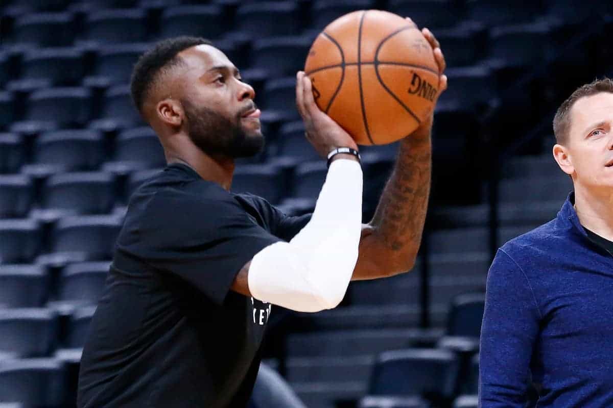 Les Sixers ont envoyé Jonathon Simmons aux Wizards