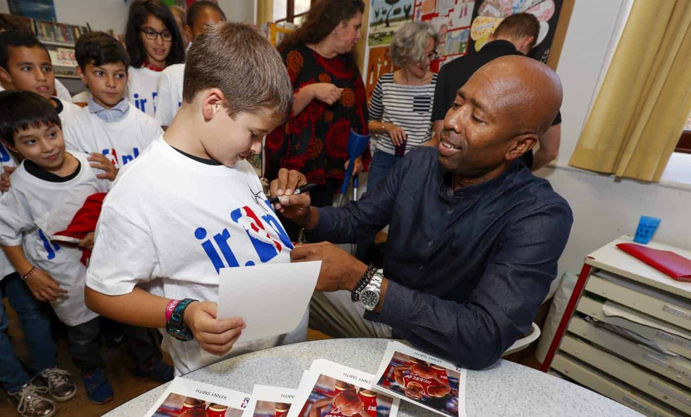 La ville de Paris et la NBA font découvrir le métier de journaliste à 20 enfants de primaire