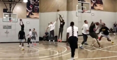 Kevin Durant et John Wall sont en jambes et brillent dans un pick up game