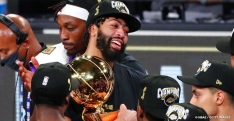 Anthony Davis, « le pleurnichard » bien chambré par LeBron James