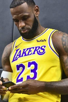 LeBron James prend un break des réseaux sociaux et se plaint de la négativité des médias