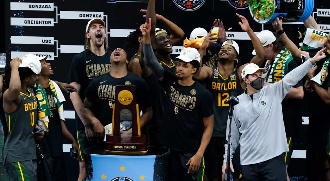 Gonzaga et Ayayi chutent en finale, premier titre masculin pour Baylor !