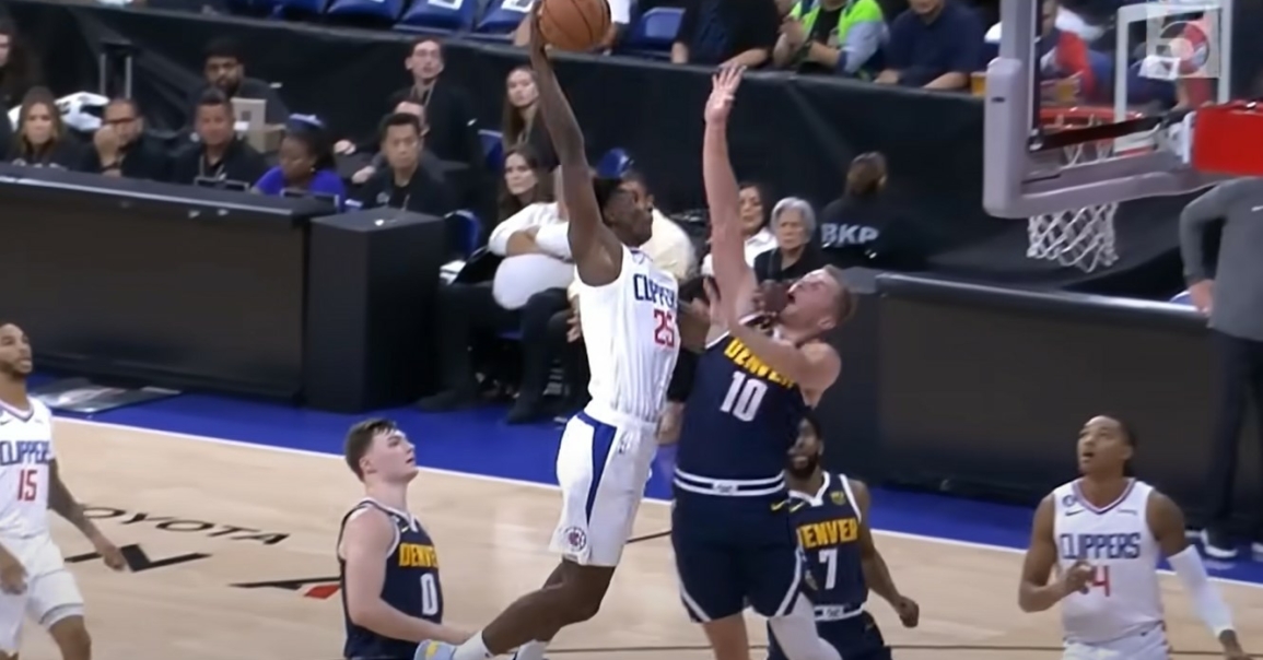 Moussa Diabaté claque le dunk de la nuit, Batum célèbre depuis le banc