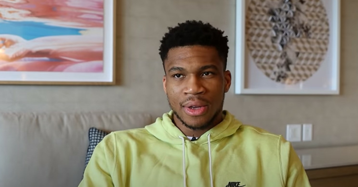 Giannis explique avec humour pourquoi Dieu ne lui a pas donné de shoot