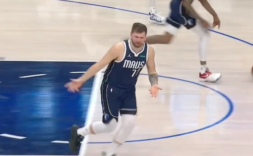 Luka Doncic se moque encore de Gobert. Décidément, il en a fait sa cible préférée 🎯