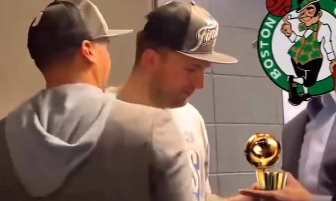 Le moment où les Celtics ont volé le trophée à Luka Doncic 😂