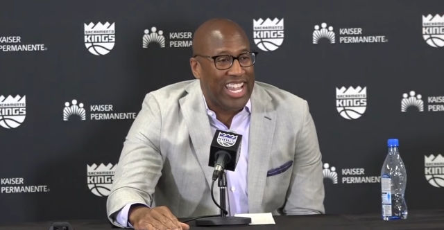 Mike Brown reste à Sacramento, mais les attentes vont changer