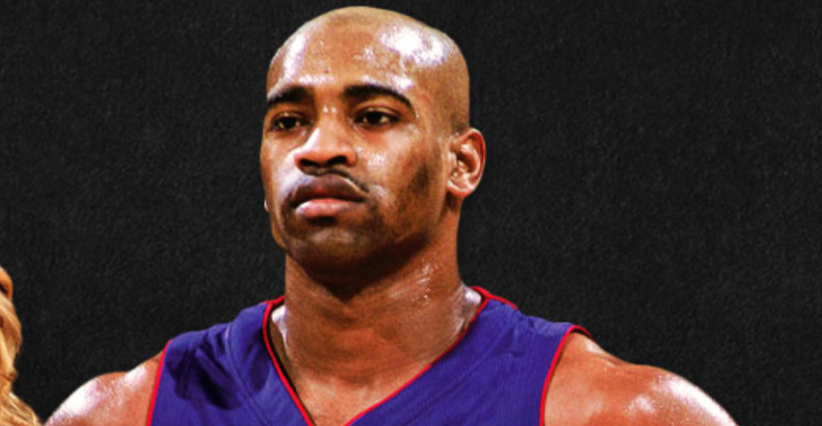 Les Raptors vont ENFIN retirer le maillot de Vince Carter