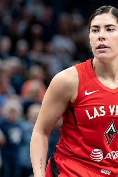 Blockbuster trade en WNBA : Kelsey Plum à L.A., Jewell Loyd à Vegas