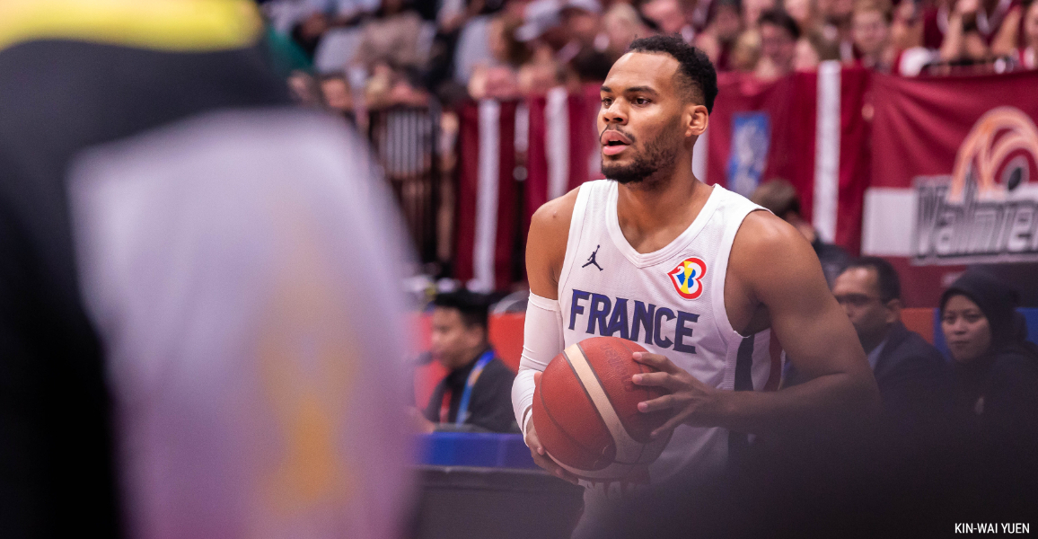 Elie Okobo flingue la Bosnie au buzzer !